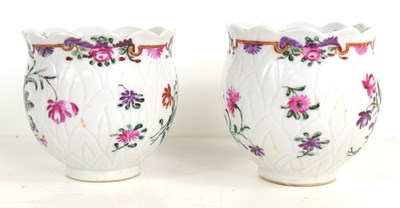 Lot 185 - A pair of 18th century vases in the famile...