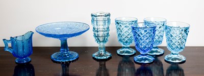 Lot 177 - A selection of vintage blue glasswares, to...