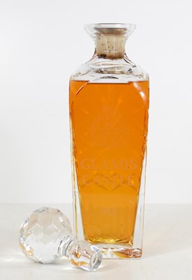 Lot 373 - A limited edition Glamis Castle 25yr old...