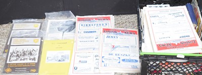 Lot 190 - A group of collectable books and magazines to...