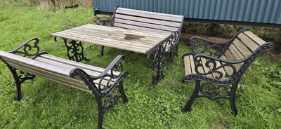 Lot 401 - A group of 20th century cast iron garden...