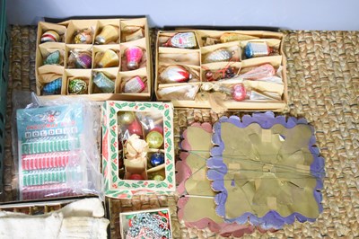 Lot 313 - A collection of vintage Christmas decorations...
