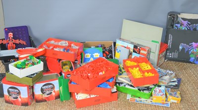 Lot 101 - A very large quantity of Lego, some vintage...