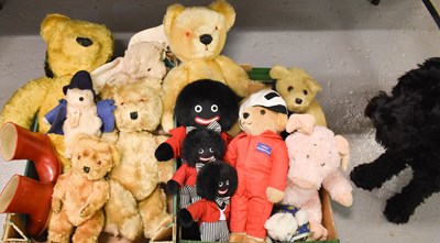 Lot 97 - A group of teddy bears to include mohair...