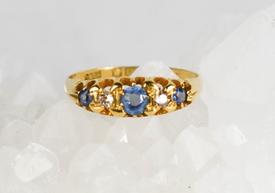 Lot 414 - An 18ct gold antique sapphire and diamond ring,...