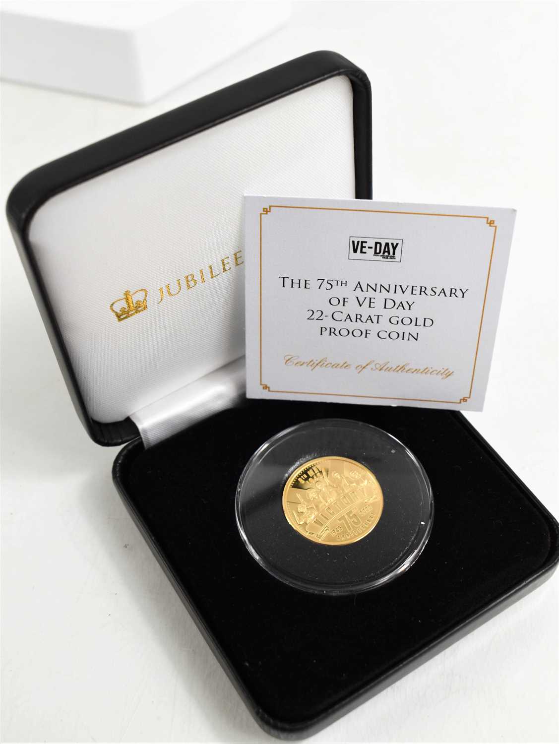 Lot 238 - The 75th Anniversary of VE Day 22ct gold proof...