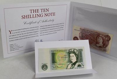 Lot 252 - An uncirculated ten shilling note in a...