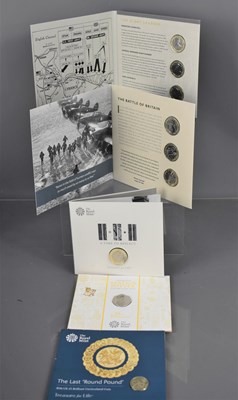 Lot 206 - A group of commemorative coins to include...