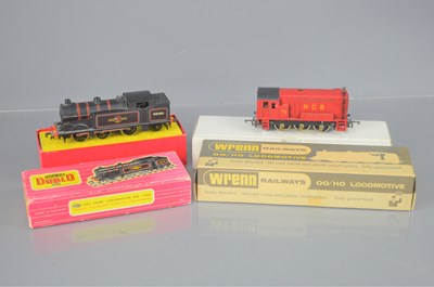 Lot 18a - Two 00 gauge locomotives Wrenn W2234 diesel...