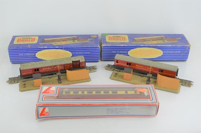 Lot 19a - Two Hornby Dublo T.P.O mail van sets in...