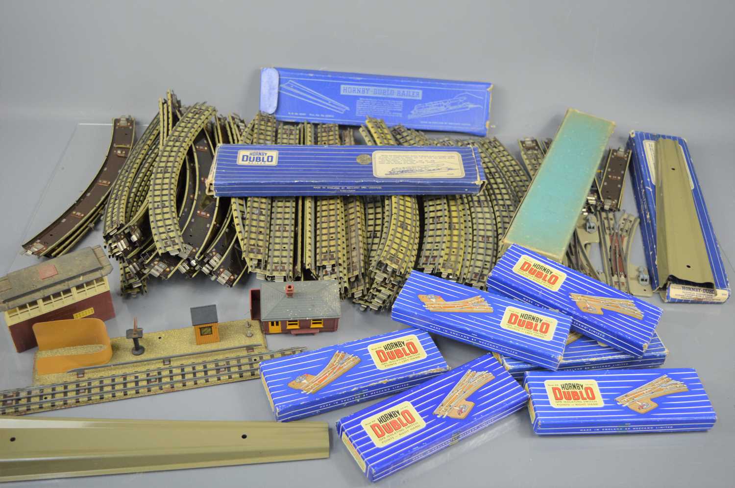 Lot 42 - A large group of Hornby Dublo track, switch...