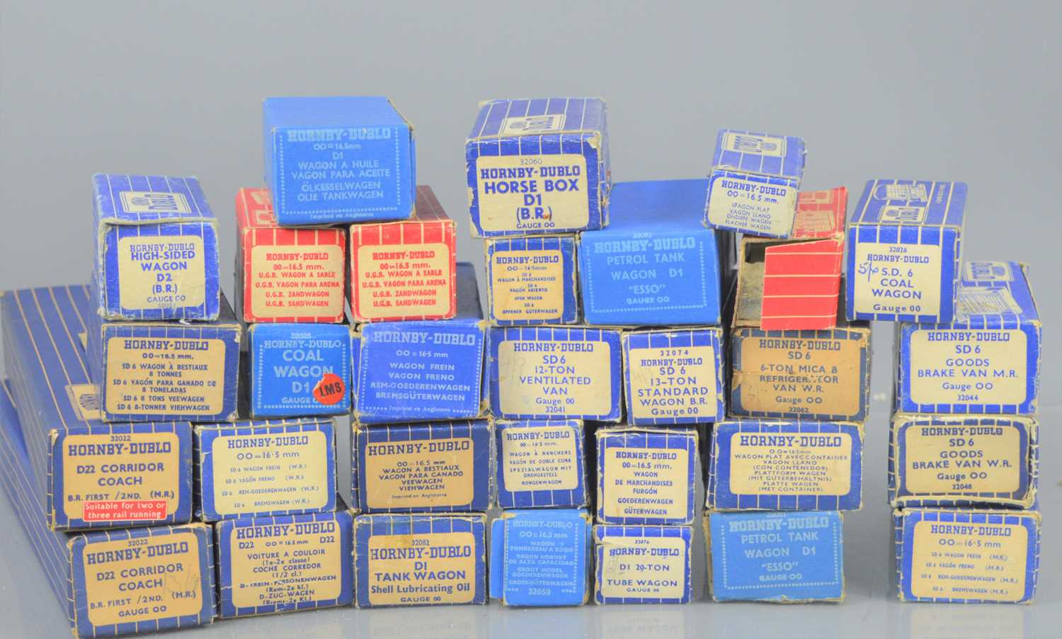 Lot 44 - A large group of boxed Hornby Dublo railway...