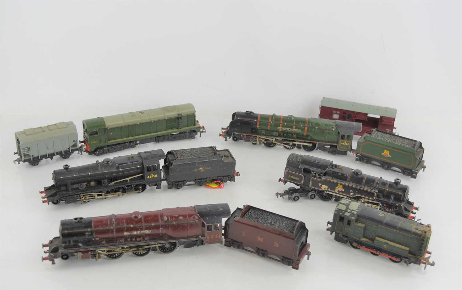 Lot 46 - A group of oo gauge locomotives to include...