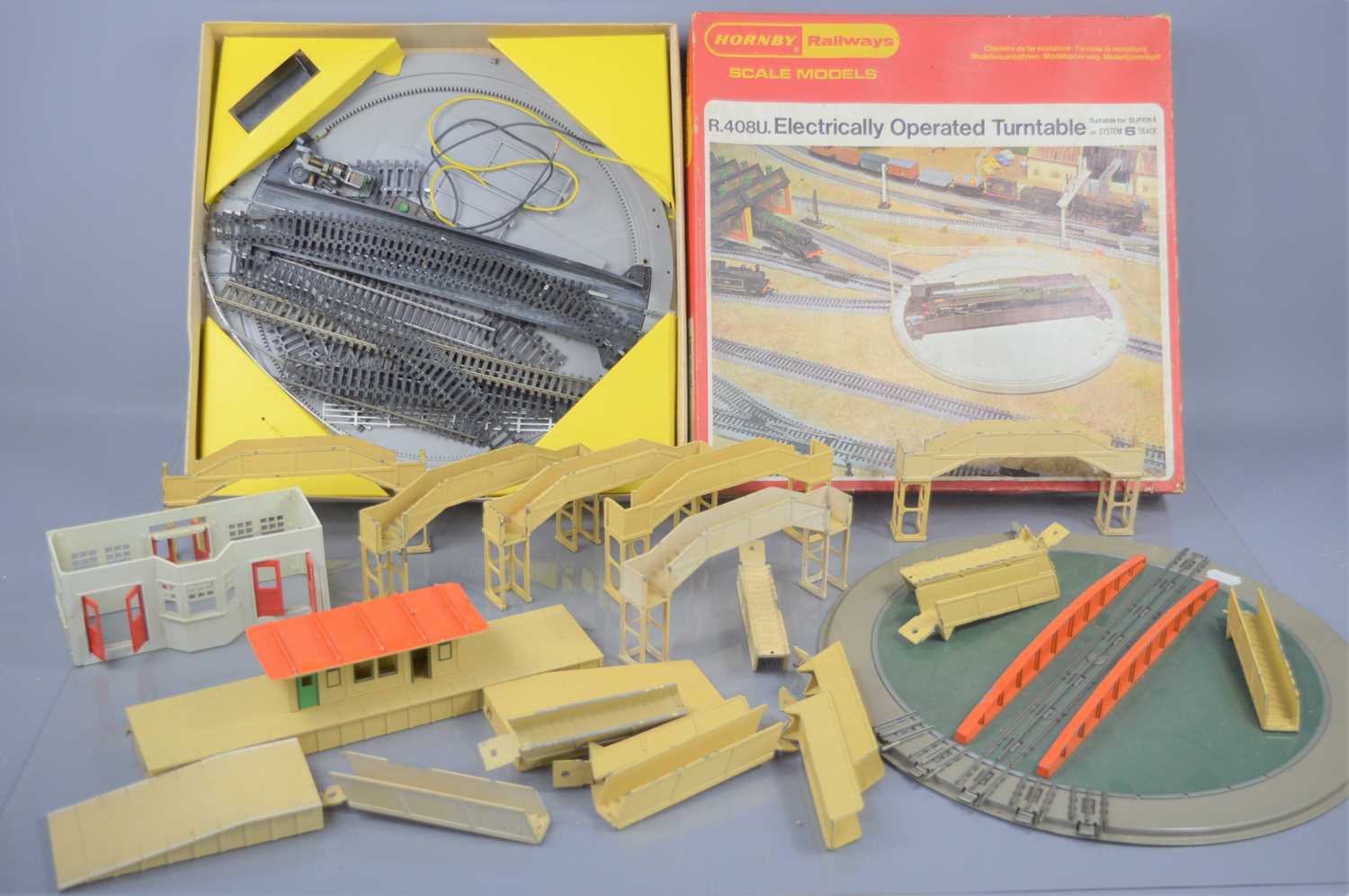 Lot 50 - A boxed Hornby R408U electric turntable...