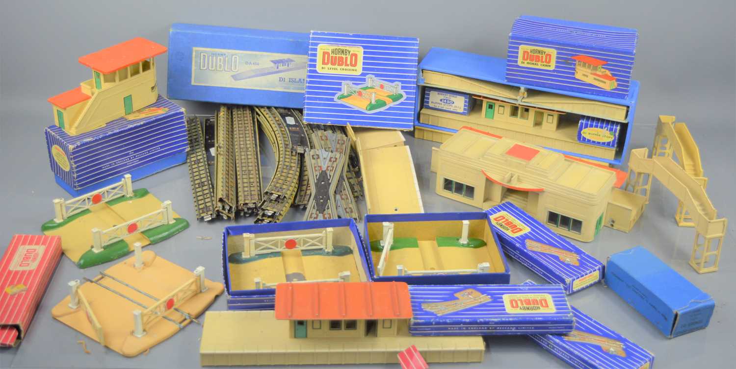Lot 51 - A large quantity of Hornby Dublo track, boxed...