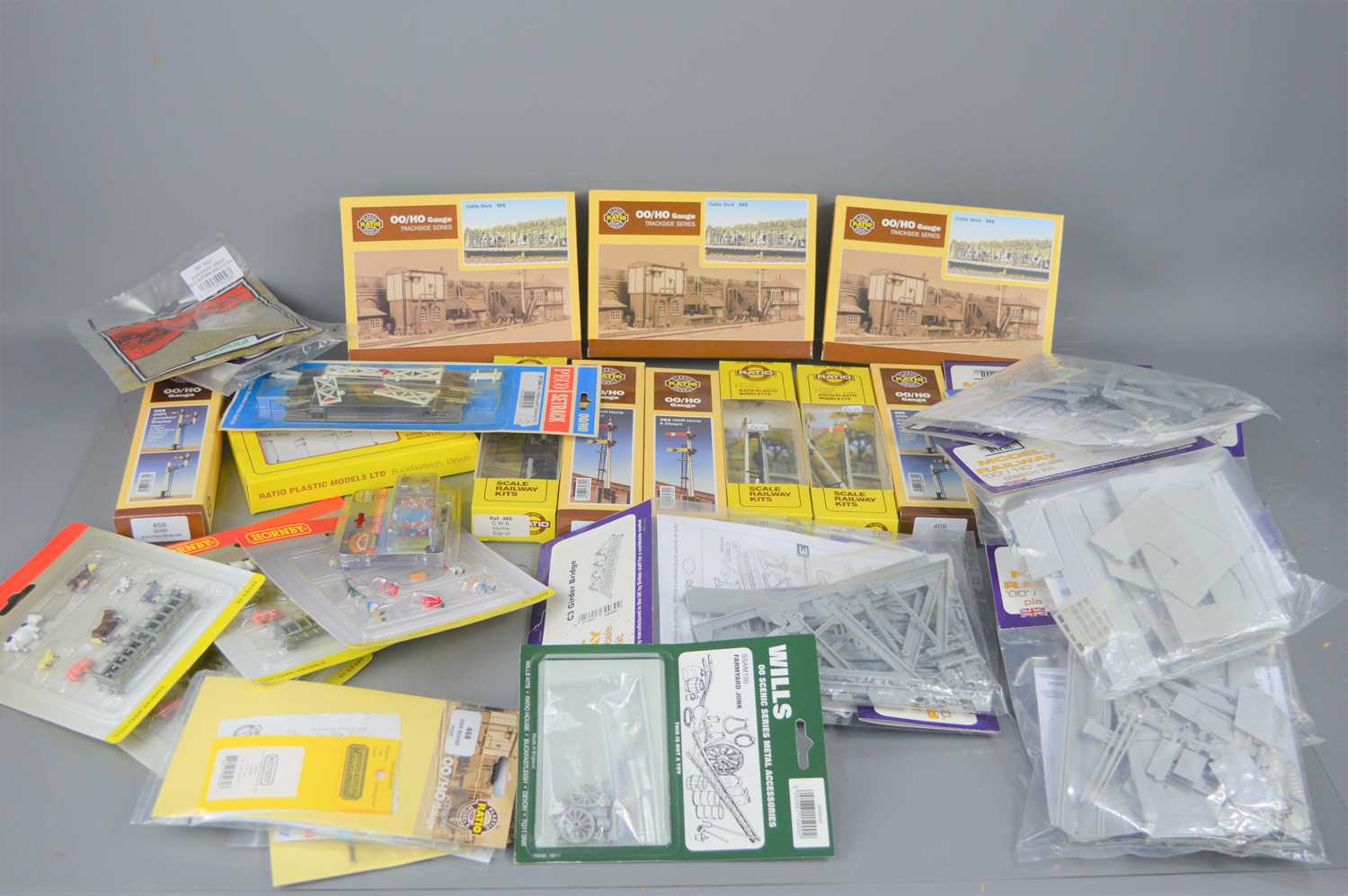 Lot 62 - A large group of unused railway model kits to...