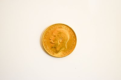 Lot 3 - A George V full gold sovereign dated 1912.