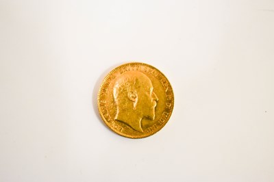 Lot 8 - An Edward VII full gold sovereign dated 1902.