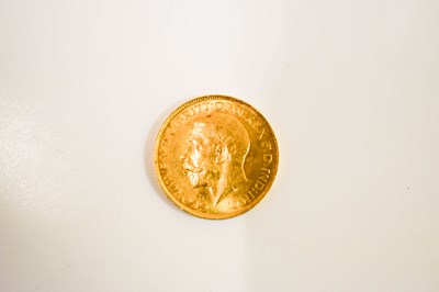 Lot 12 - A George V full gold sovereign dated 1912.