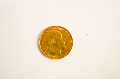 Lot 14 - An Edward VII full gold sovereign dated 1907.