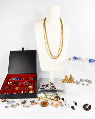 Lot 350 - A group of costume jewellery to include...