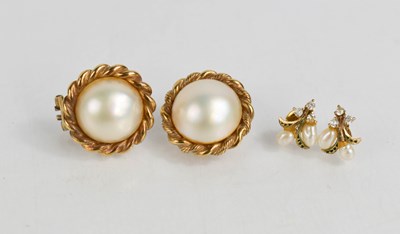 Lot 364 - A matched pair of 9ct gold and pearl stud...