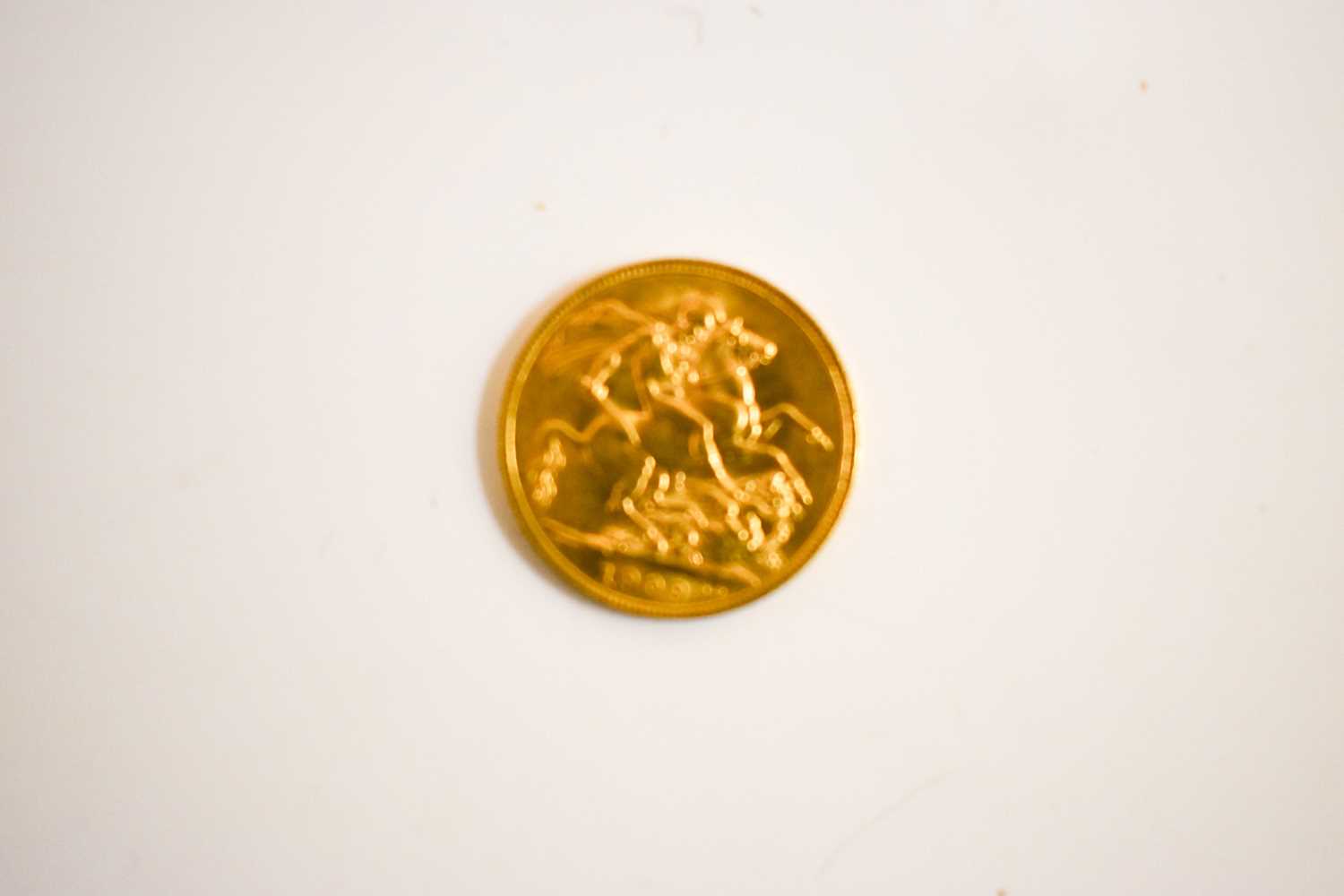 Lot 35 - An Edward VII full gold sovereign dated 1909.