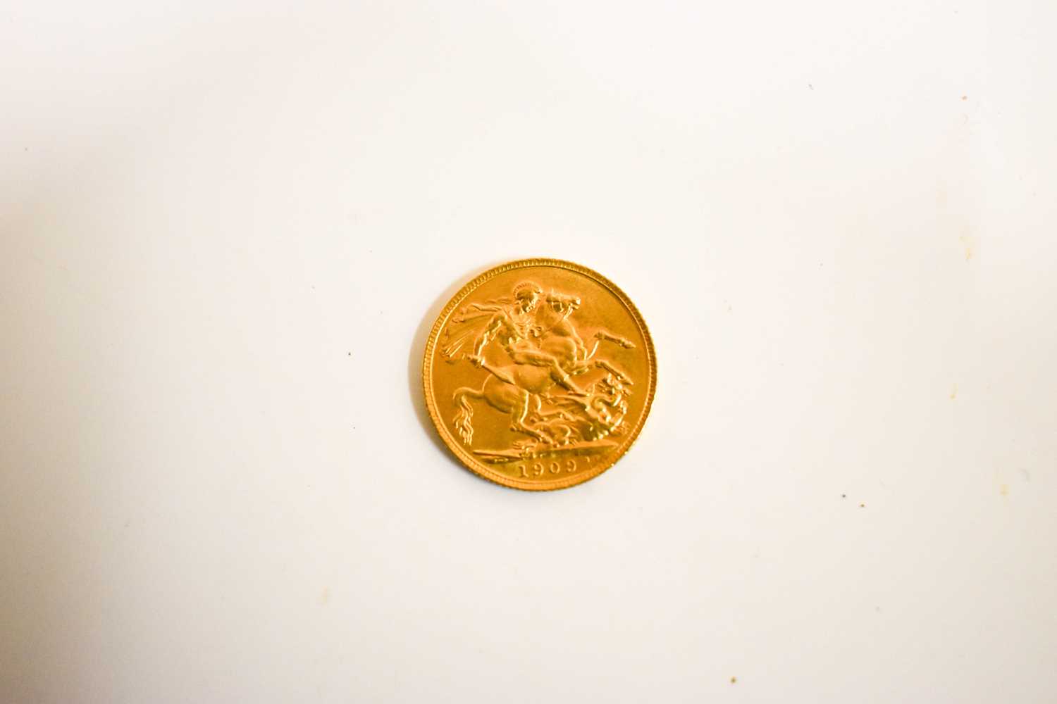 Lot 41 - An Edward VII full gold sovereign dated 1909.