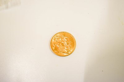 Lot 73 - A George V full gold sovereign dated 1912.