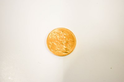 Lot 77 - A George V full gold sovereign dated 1912.
