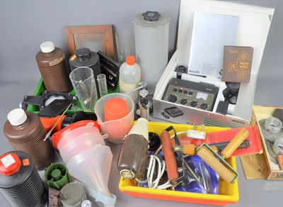 Lot 337 - A quantity of photography developing equipment...