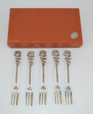 Lot 30 - A set of five continental silver cake forks...