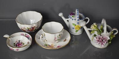 Lot 193 - A group of porcelain to include Royal Crown...