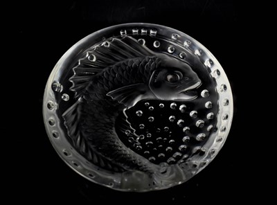 Lot 106 - A Lalique bowl, depicting a fish amidst...