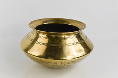 Lot 301 - A bronze bowl, decorated with concentric...