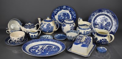 Lot 113 - A group of Victorian and later blue and white...