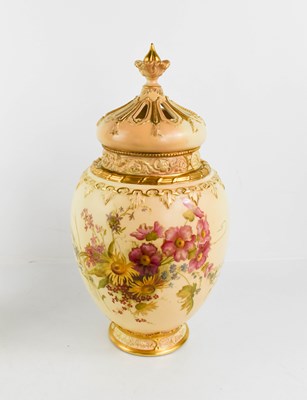 Lot 136 - A fine Royal Worcester pot pourri vase, with...
