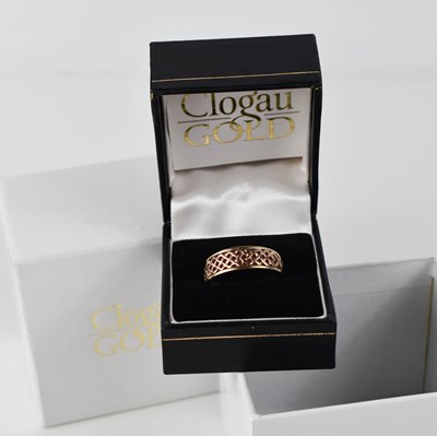 Lot 55 - A Clogau of Wales 9ct gold vintage ring, size...