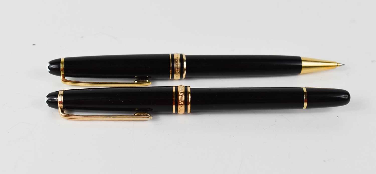 Lot 282 - A Montblanc Meisterstuck gold coated...