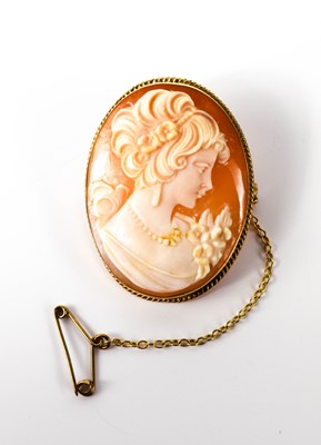 Lot 182 - A cameo brooch set in 9ct gold, the shell...