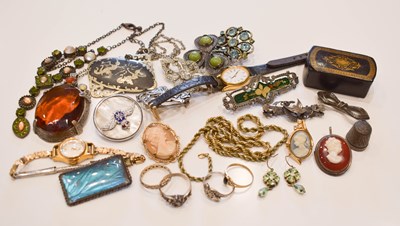 Lot 217 - A collection of vintage silver and costume...