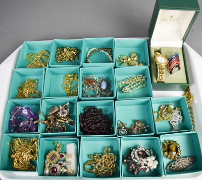 Lot 318 - A quantity of jewellery and watches to include...