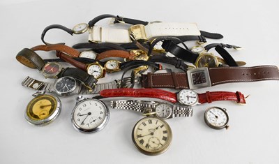 Lot 323 - A group of vintage watches and pocket watches...