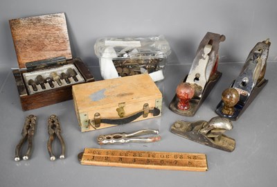 Lot 316 - A group of vintage tools to include a Record...