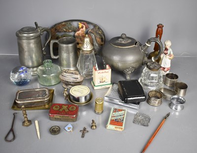 Lot 46 - A group of collectable items to include pewter...