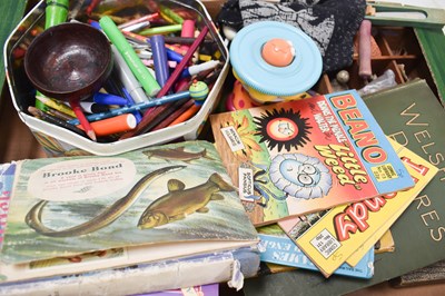 Lot 344 - A group of vintage childrens toys and books to...