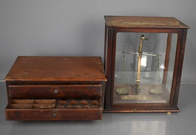 Lot 26 - A Victorian microscope aaccessory / collectors...
