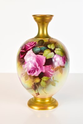 Lot 212 - A fine Royal Worcester vase, by W Jarman, of...