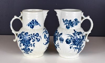 Lot 160 - A pair of 18th century Worcester blue and...