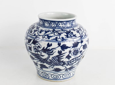 Lot 274 - A Chinese blue and white jar, circa 1900,...